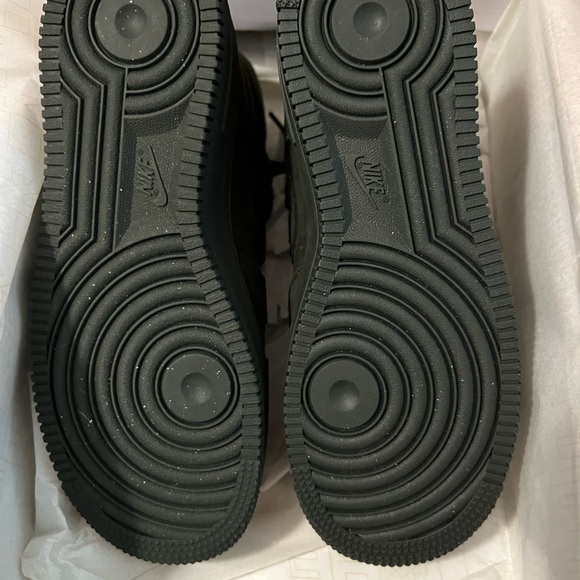 Nike Black High-Top Athletic Shoes - Picture 4 of 7